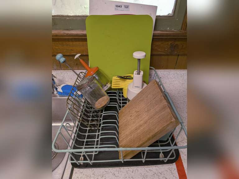 DISH RACK AND CONTENTS INCLUDING VINTAGE CHOPPERS image