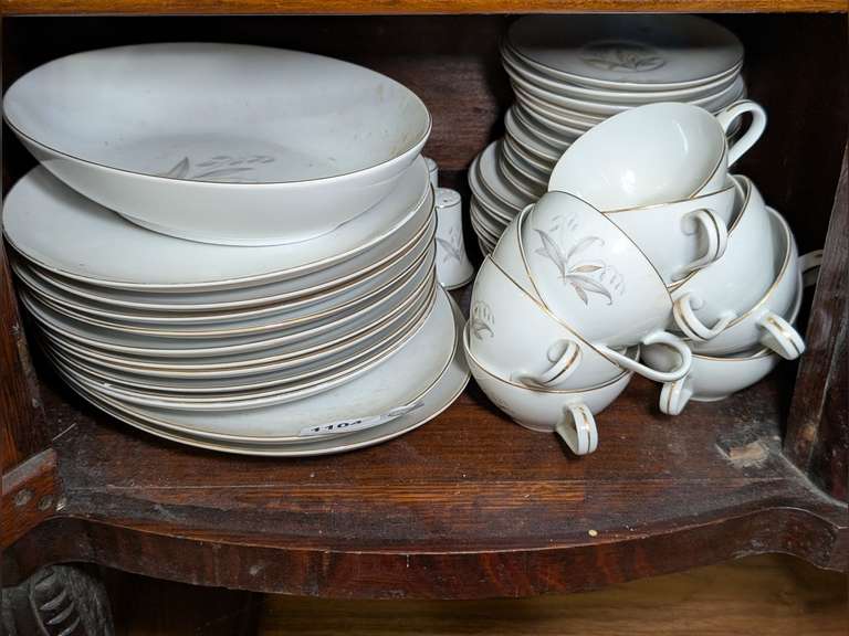 VINTAGE KAYSONS FINE CHINA JAPAN IN GOLDEN RHAPSODY PATTERN ON SHELF MARKED 1104 image