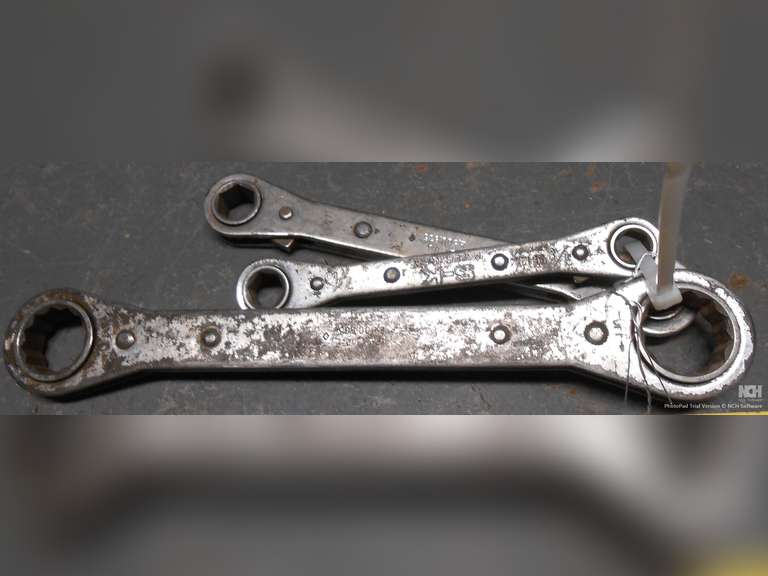 RATCHETING WRENCHES (1) 3/8"/7/16", (1) 1/2"/9/16", & (1) 3/4"/7/8" image
