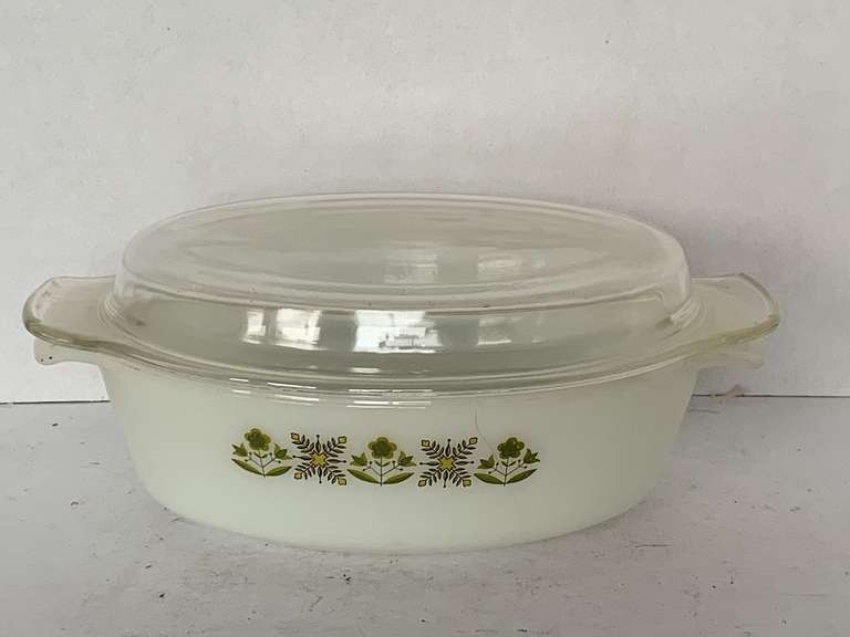 VINTAGE FIRE KING 1 1/2 QT OVAL BAKER WITH LID "GRASS MEADOW" PATTERN image