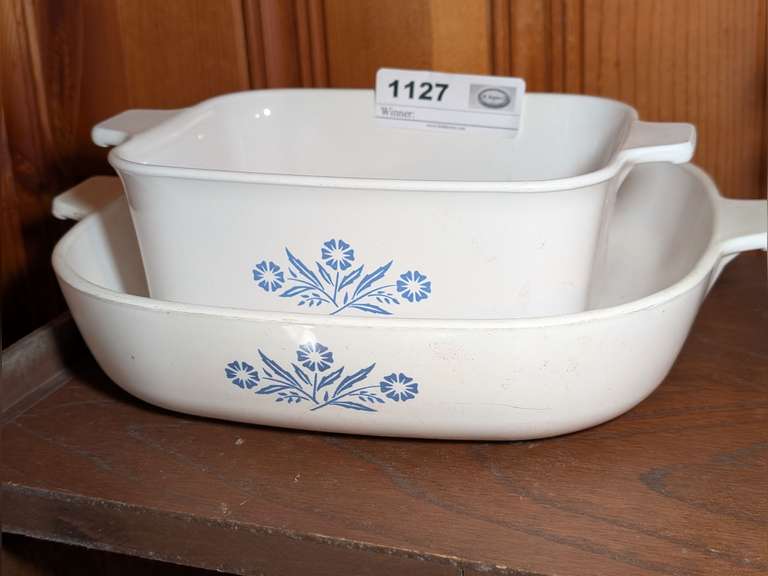 PAIR OF CORNINGWARE DISHES, SEE PHOTOS FOR SIZES image