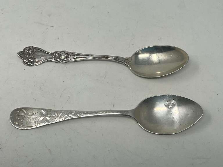 Sterling silver spoons, two pieces, 35.5 g, see pictures for details.