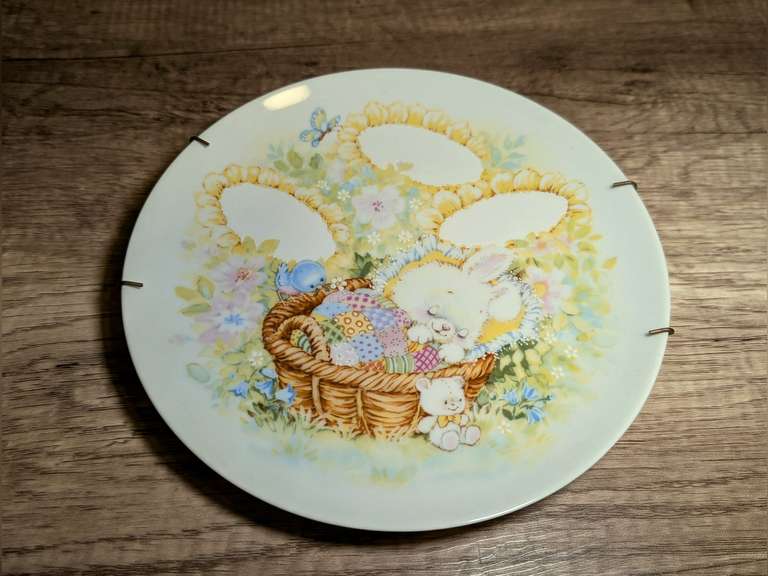 VINTAGE AVON SWEET DREAMS KEEPSAKE PLATE image