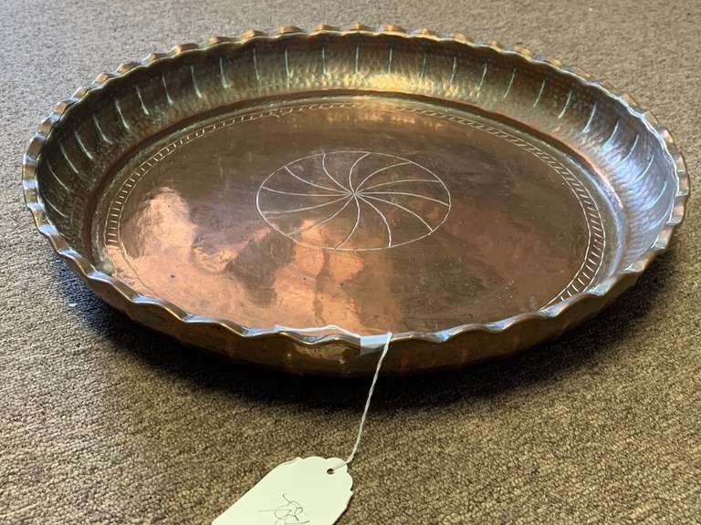 EXTRA LARGE VINTAGE HAMMERED COPPER TRAY 17 1/2" ROUND image