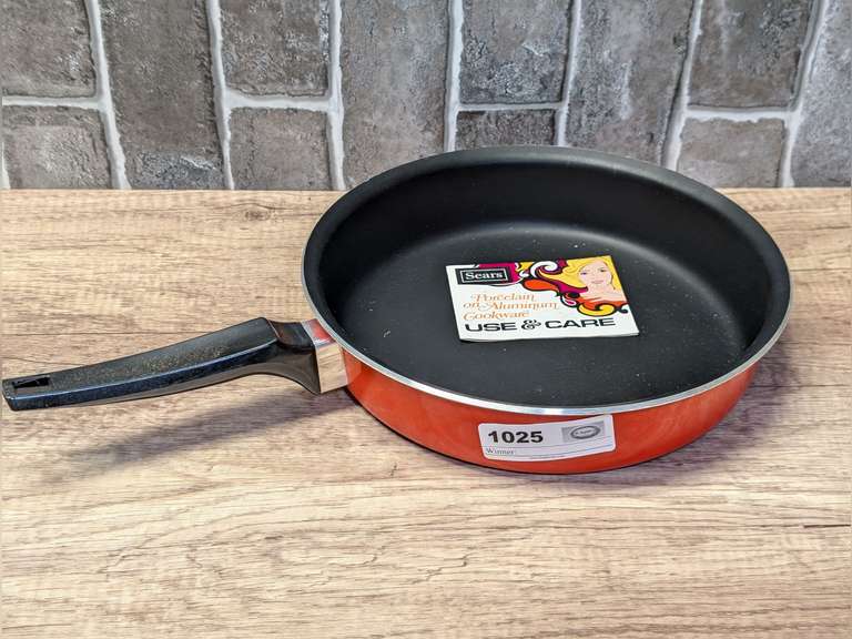 VINTAGE SEARS AND ROEBUCK PORCELAIN ON ALUMINUM FRYING PAN WITH ORIGINAL USE AND CARE BOOKLET image