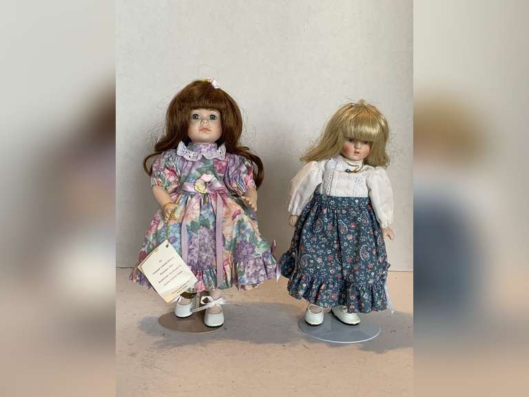 2 VICTORIA ASHLEY ORIGINAL DOLLS DESIGNED BY BETTE BALL LIMITED EDITION 759/2000 10" TALL SERIES WITH STANDS image