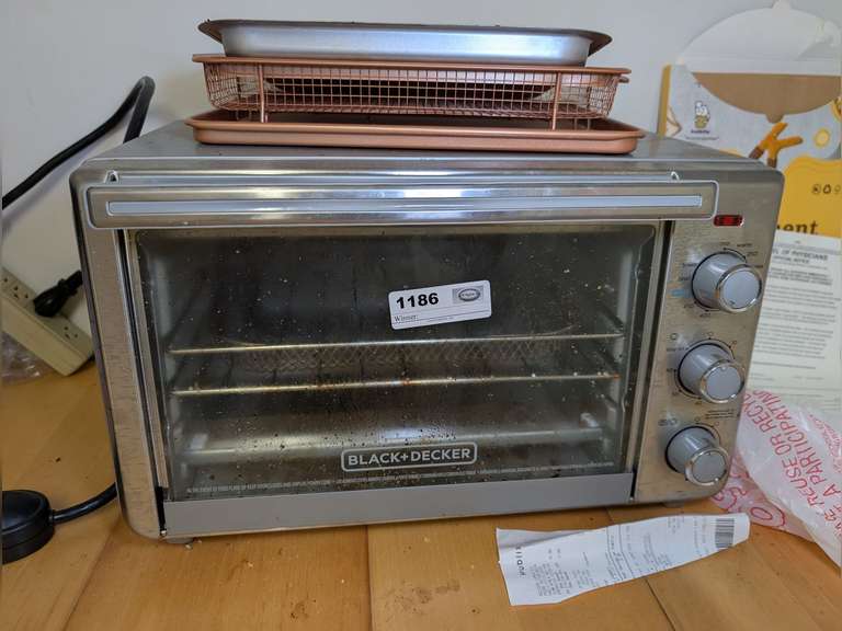 BLACK & DECKER TOASTER OVEN image