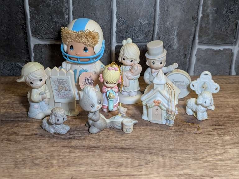 PRECIOUS MOMENTS FIGURINES image