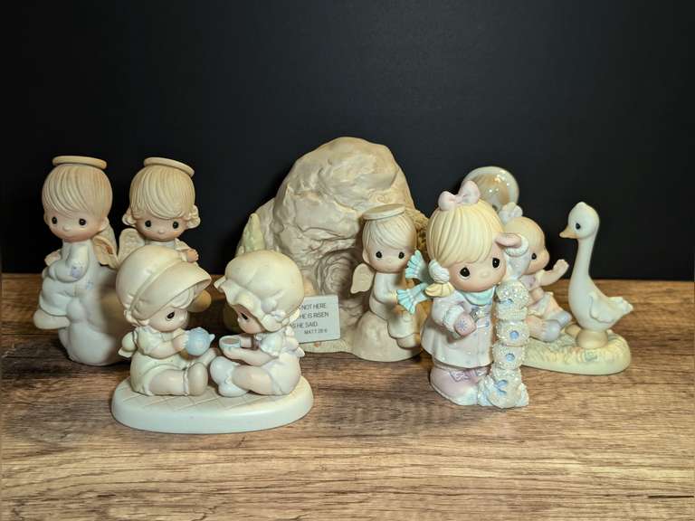 PRECIOUS MOMENTS FIGURINES image