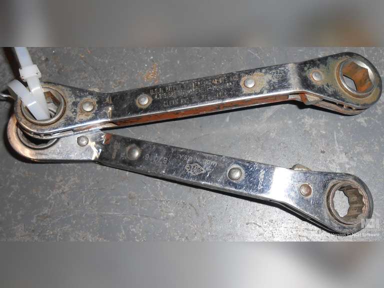 (1) 13/14MM & (1) 1/2"/9/16" RATCHETING WRENCHES image