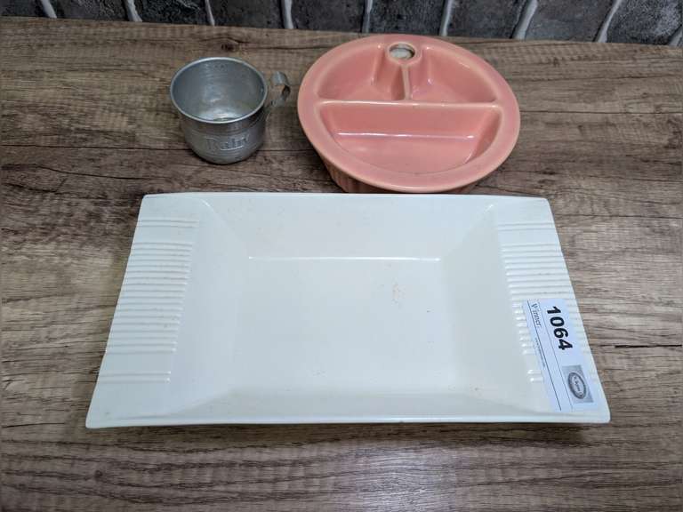 EARLY MID-CENTURY HANKSCRAFT USA 962 PORCELAIN SEGMENTED BABY BOWL, METAL BABY CUP, AND PORCELAIN RECTANGULAR SERVING BOWL image