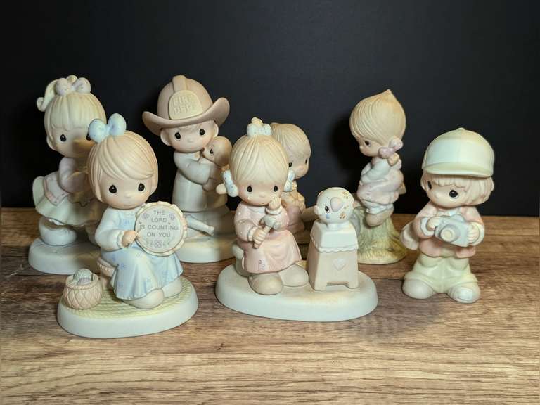 PRECIOUS MOMENTS FIGURINES image