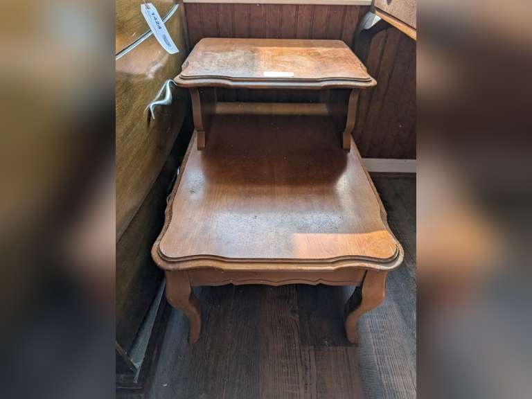 VINTAGE DOUBLE TIER END TABLE WITH CABRIOLE FRONT LEGS image