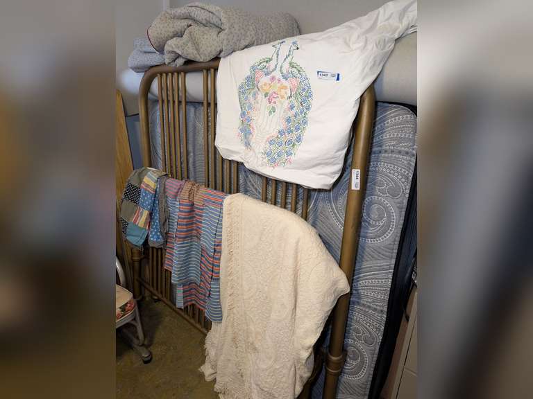 BED LINENS AND QUILT FABRIC image