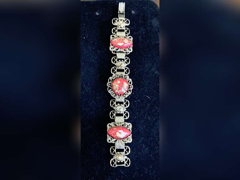 UNUSUAL VINTAGE GOLDTONE LINK BRACELET WITH GLITTER LUCITE STONES 6" image