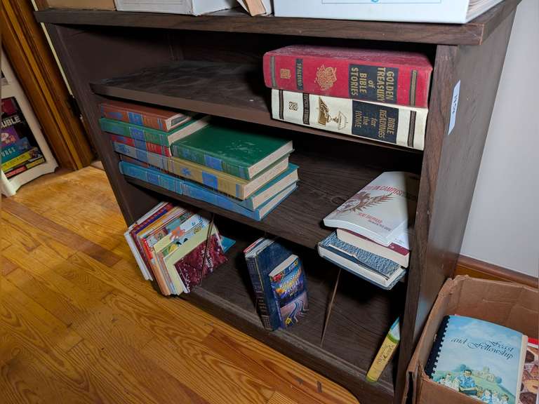 THREE-TIER OPEN BOOKCASE *** SPECIAL PICKUP INSTRUCTIONS *** image