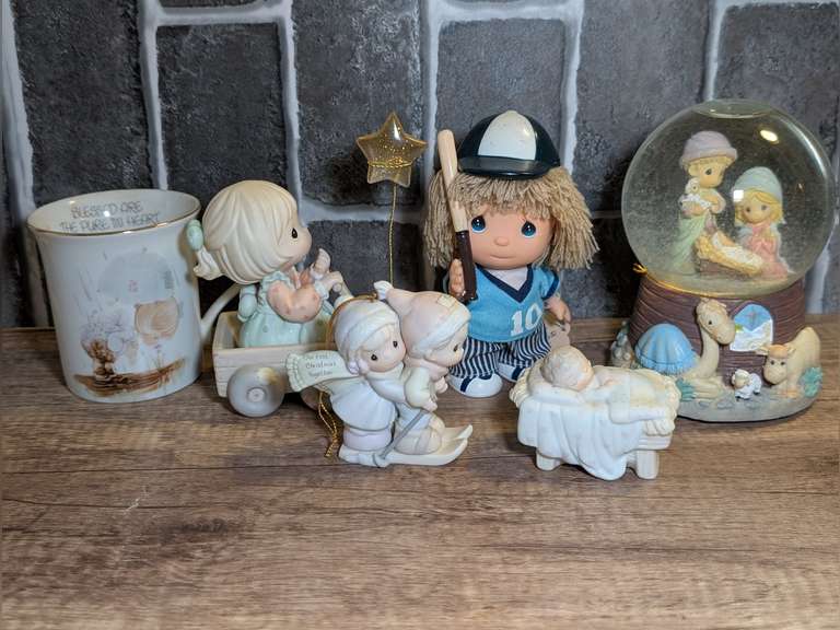 PRECIOUS MOMENTS FIGURINES image