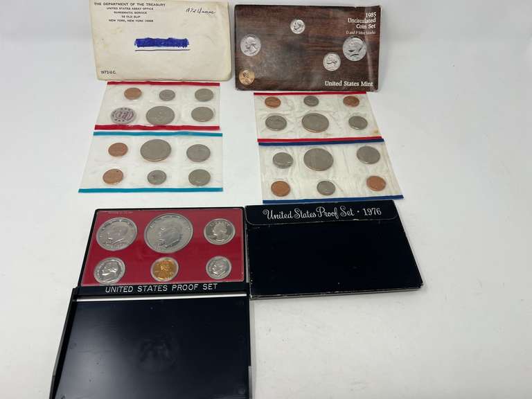 1976 US mint proof set, and 1972 and 1985 US mint uncirculated mint sets, see pictures for details. image