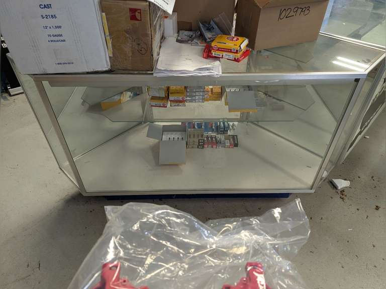 GLASS TOP AND FRONT RETAIL CABINET CORNER SECTION, APPROXIMATELY 5 FT WIDE AT PEAKS *** SPECIAL PICKUP INSTRUCTIONS *** image
