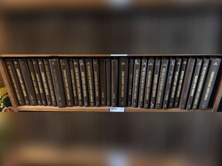 SET OF 31 VINTAGE LEATHERETTE BOUND LOUIS L'AMOUR WESTERN SERIES BOOKS image