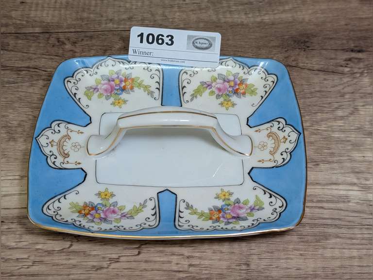 OLD MORIMURA BROTHERS IMPORTED NORITAKE DECORATIVE PORCELAIN SMALL TIDBIT TRAY WITH CENTER HANDLE image