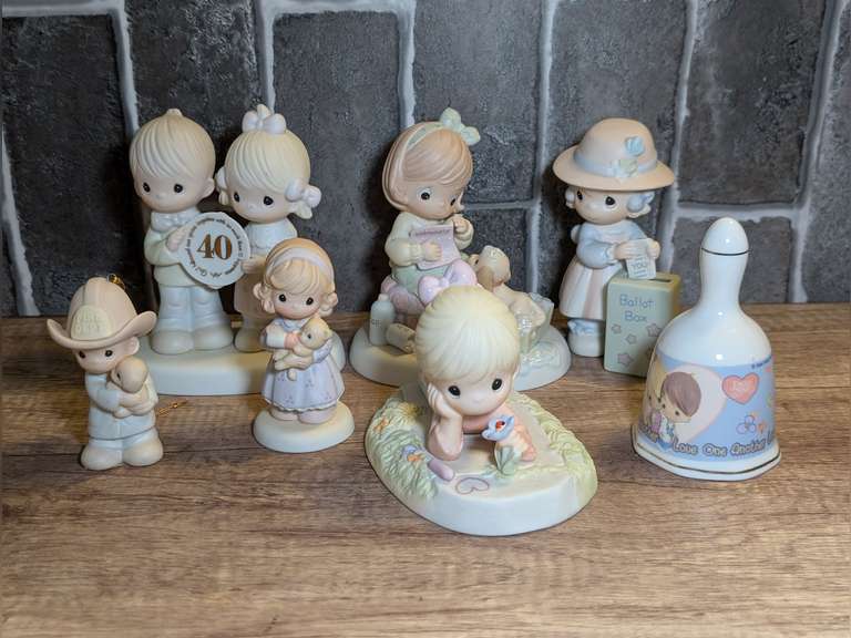 PRECIOUS MOMENTS FIGURINES image