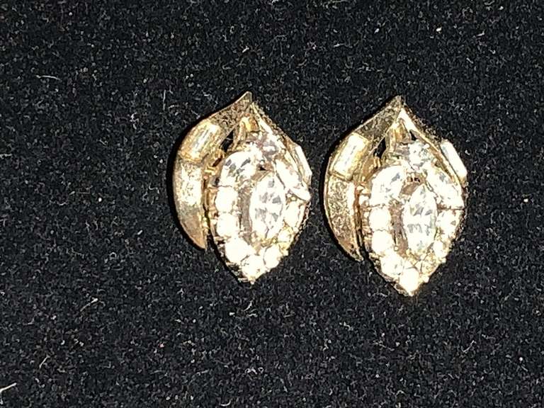 VINTAGE TRIFARI GOLDTONE WITH RHINESTONES CLIP ON EARRINGS image
