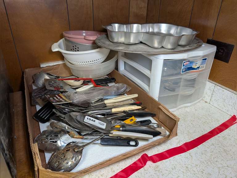 KITCHEN UTENSILS, STERILITE STORAGE, SIFTERS, AND MORE COUNTER AREA MARKED 1048 image