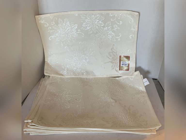 12 NEW CREAM POINSETTIA SCROLL PLACEMATS image