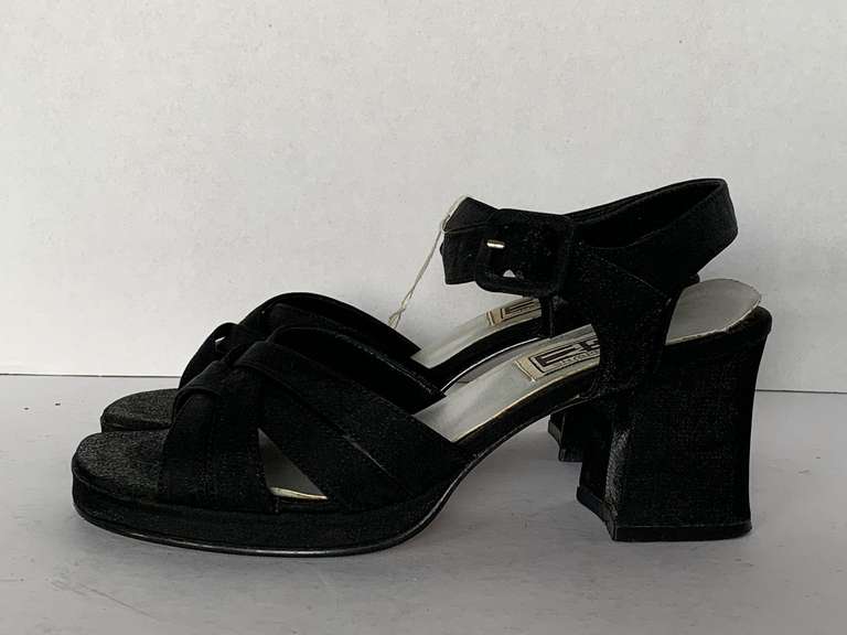 CITY SNAPPERS BLACK METALLIC HEELS SIZE 8 (GENTLY WORN) image