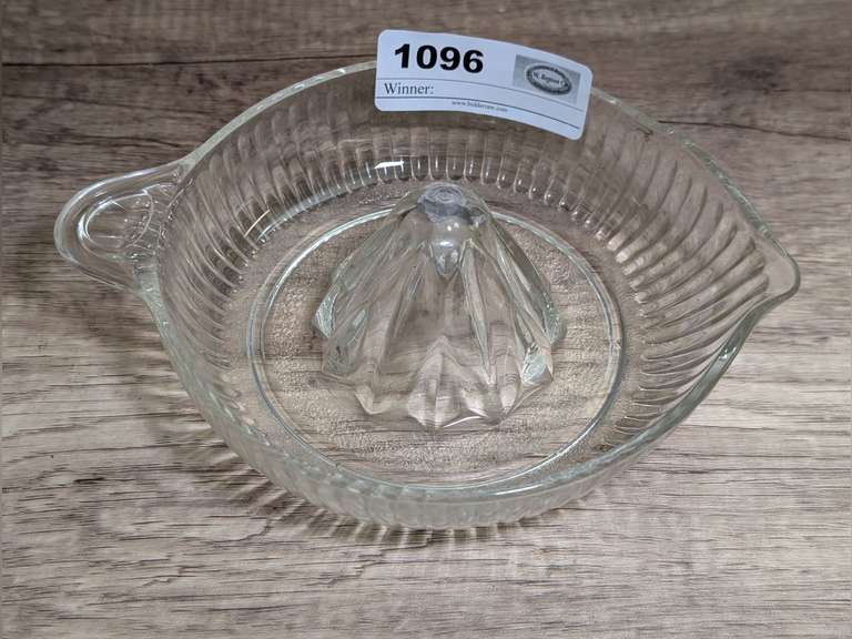 VINTAGE GLASS JUICER image