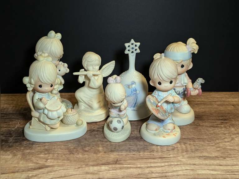 PRECIOUS MOMENTS FIGURINES image