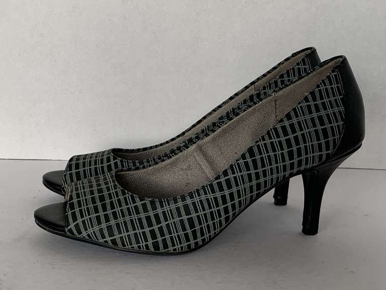 NEW LIFESTRIDE GREY PLAID HEELS SIZE 7 image