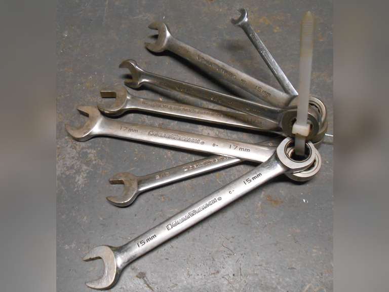 7 PC GEARWRENCH SET METRIC & SAE image