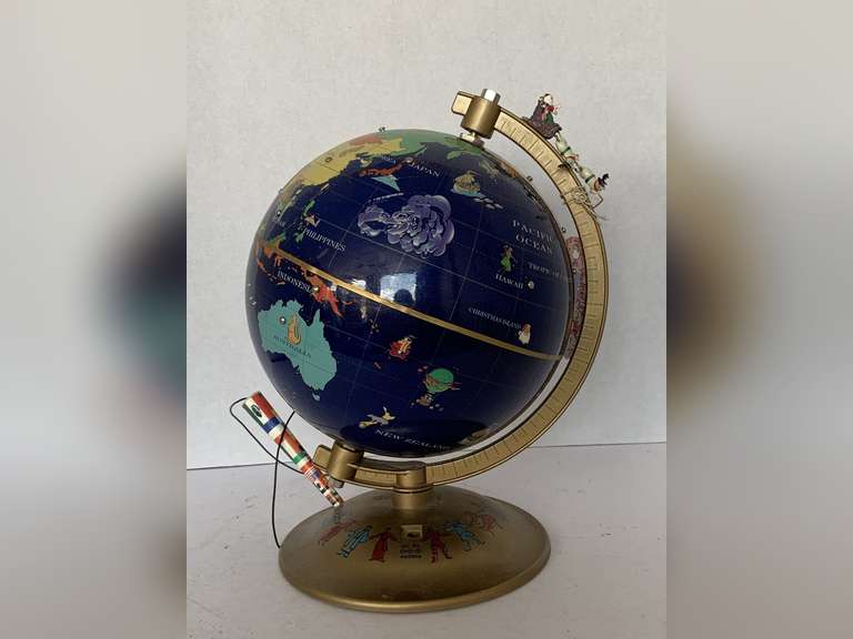 VINTAGE MR CHRISTMAS SEASONS GREETINGS FROM AROUND THE WORLD ANIMATED INTERACTIVE LIGHTED GLOBE 13" TALL image
