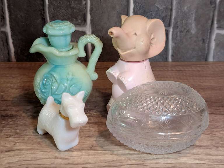 VINTAGE AVON COLLECTIBLES image
