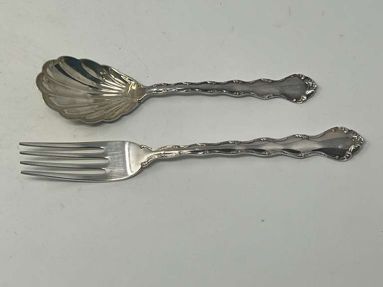 Reed & Barton Sterling silver sugar spoon, and dinner fork, 95.1 g, see pictures for details.