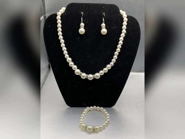 NICE FAUX PEARL & RHINESTONE SET - NECKLACE 14" LONG, STRETCH BRACELET & PIERCED EARRINGS image