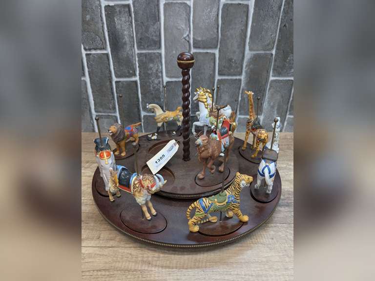 CIRCUS ANIMAL CAROUSEL WITH REMOVABLE FIGURINES image