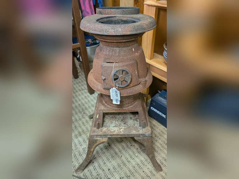 ANTIQUE RAILROAD CABOOSE SIZE POT BELLY WOOD BURNING STOVE image