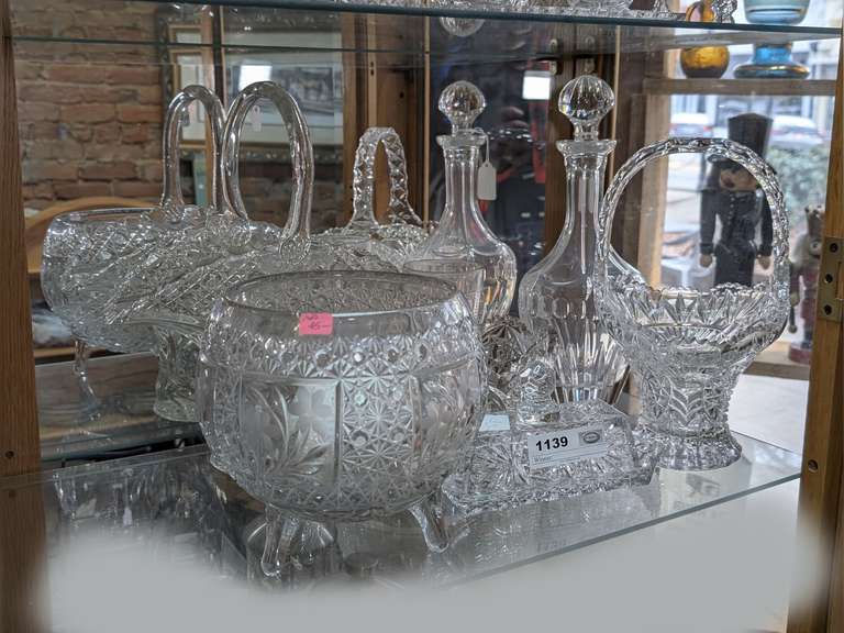 DECORATIVE VINTAGE FORMAL GLASS ON SHELF SECTION MARKED 1139 image