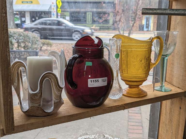 VINTAGE DECORATIVE GLASS ON SHELF SECTION MARKED 1155 image