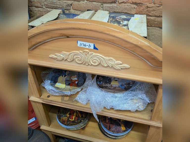 ALL COLLECTOR PLATES ON THREE SHELVES MARKED 1175 INCLUDING SNOW WHITE, NORMAN ROCKWELL, AND MORE image