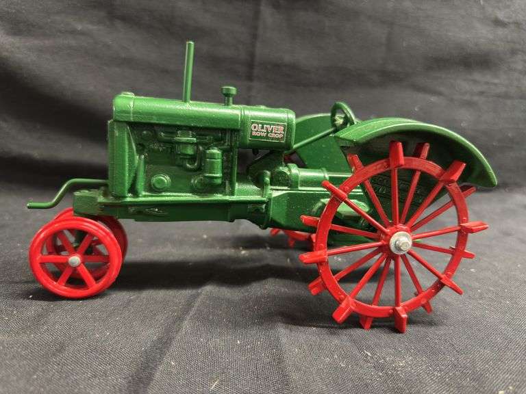 20M- OLIVER ROW CROPPER CAST IRON TRACTOR image