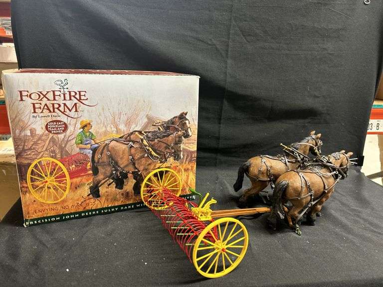 20M- FOX FIRE FARM FIGURINE image