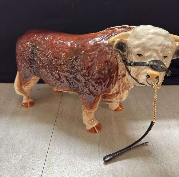 19T- HEREFORD CERAMIC BULL image