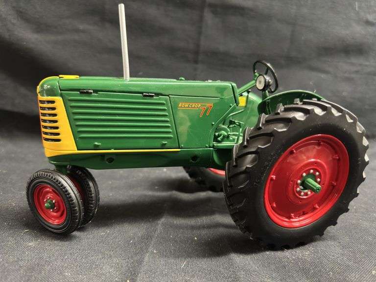 20M- OLIVER ROW CROPPER 77 TRACTOR image