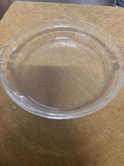 GLASS PYREX PIE DISH image