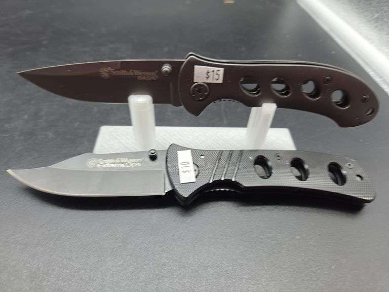 Two Smith & Wesson Folding Knives image