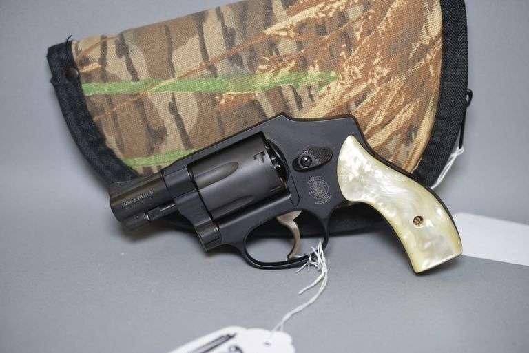 Smith & Wesson Model 442-1 Double Action Airweight Revolver In .38 Special +P, image